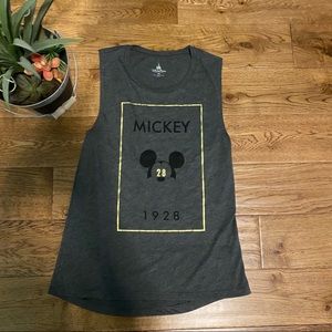 Disneyland shirt🤩